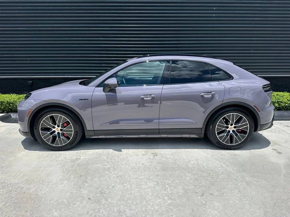 2025 Porsche Macan Electric - Image 2 of 5