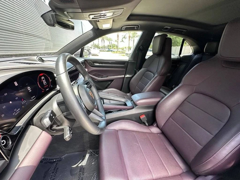 2025 Porsche Macan Electric - Image 5 of 5