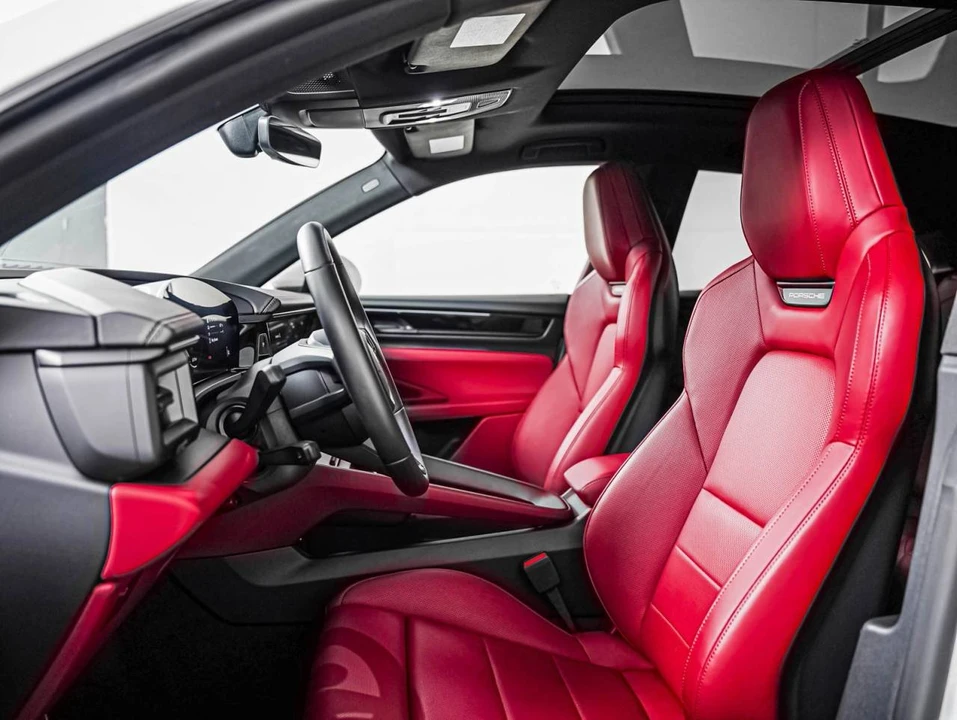 2025 Porsche Macan Electric - Image 5 of 5