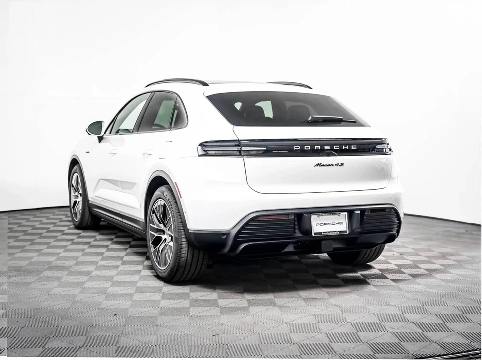 2025 Porsche Macan Electric - Image 3 of 5
