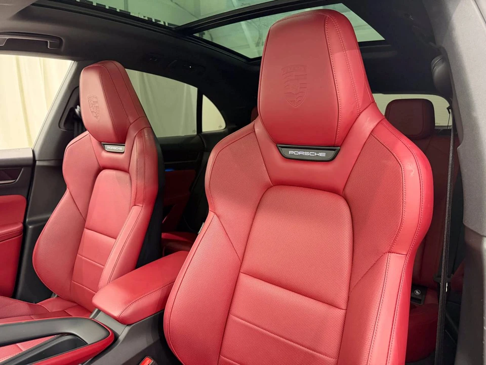 2025 Porsche Macan Electric - Image 5 of 5