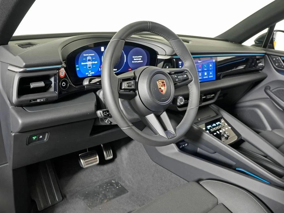2025 Porsche Macan Electric - Image 4 of 5