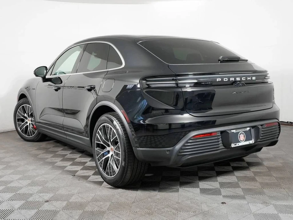 2025 Porsche Macan Electric - Image 3 of 5