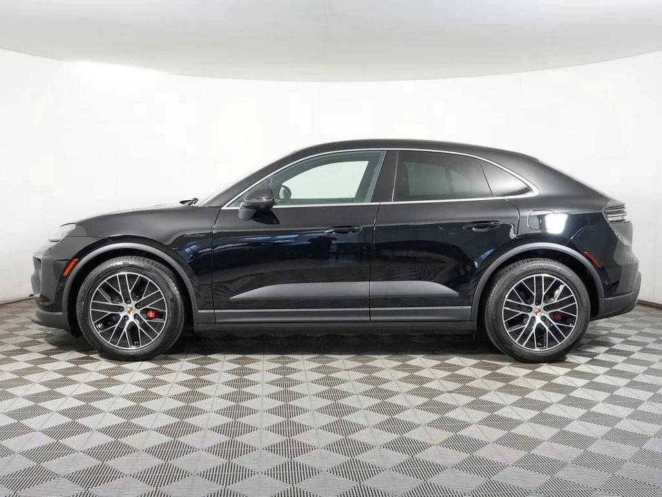 2025 Porsche Macan Electric - Image 2 of 5
