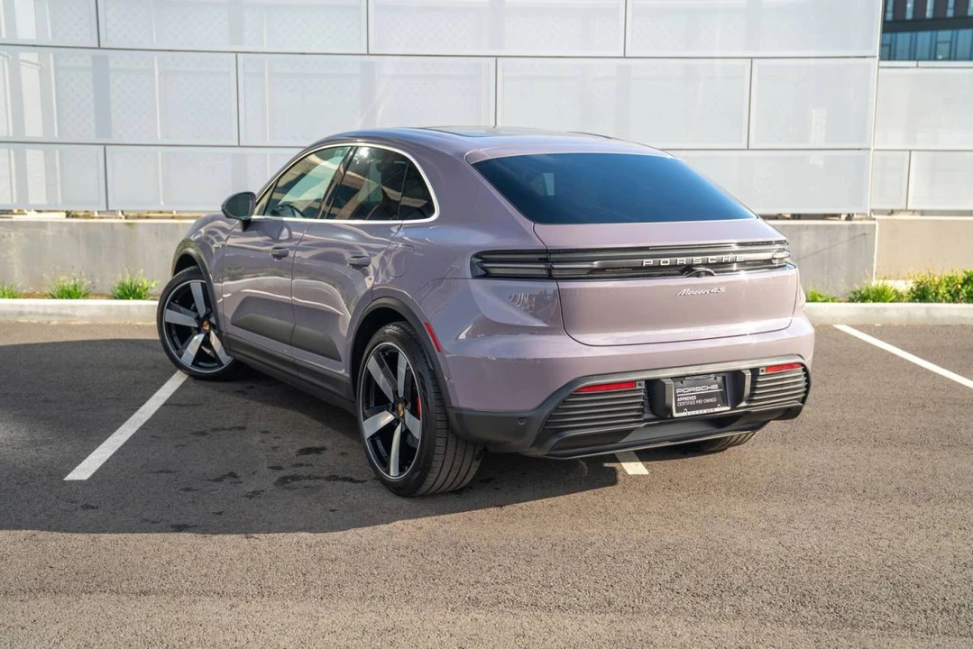 2025 Porsche Macan Electric - Image 3 of 5