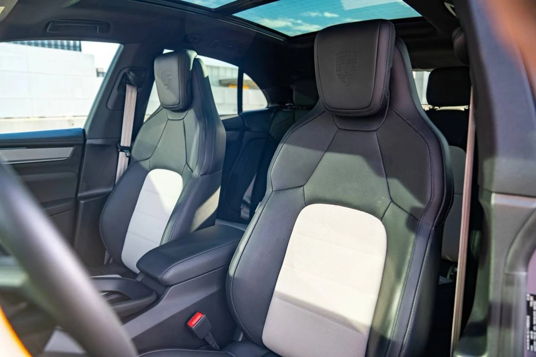 2025 Porsche Macan Electric - Image 5 of 5
