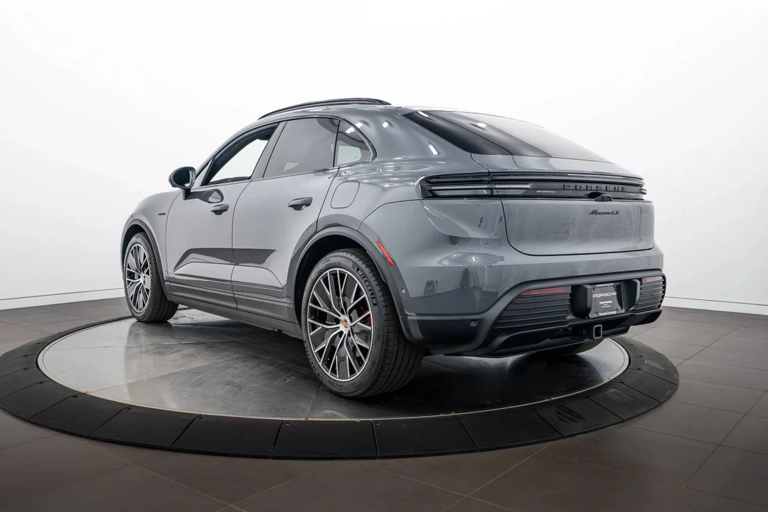 2025 Porsche Macan Electric - Image 3 of 5