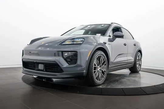 2025 Porsche Macan 4S Electric