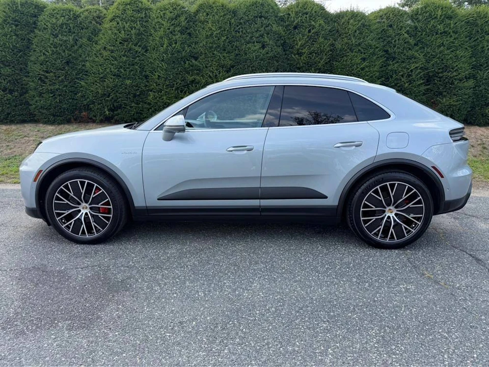 2025 Porsche Macan Electric - Image 2 of 4