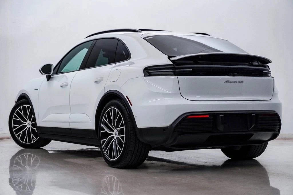 2025 Porsche Macan Electric - Image 3 of 5