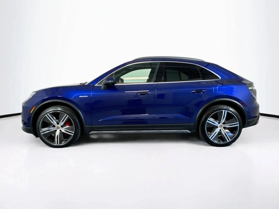 2025 Porsche Macan Electric - Image 2 of 5