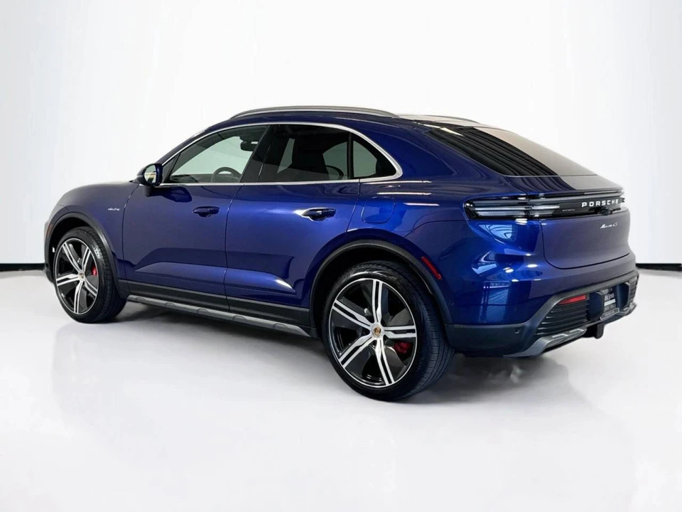 2025 Porsche Macan Electric - Image 3 of 5