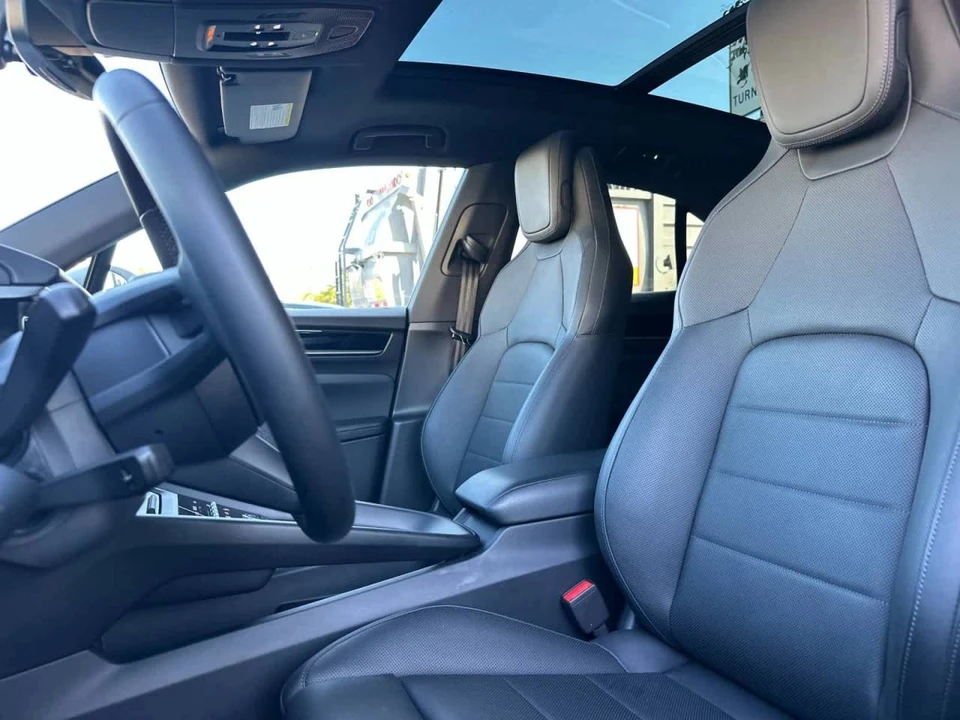 2025 Porsche Macan Electric - Image 5 of 5