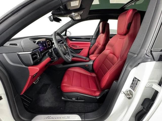 2025 Porsche Macan Electric - Image 4 of 5