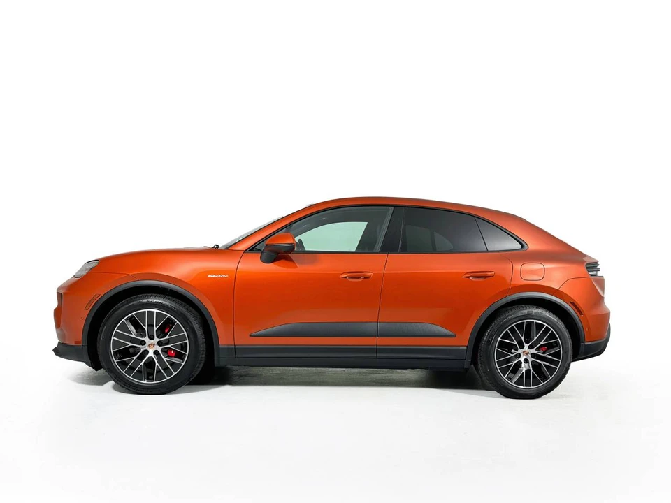 2025 Porsche Macan Electric - Image 2 of 5