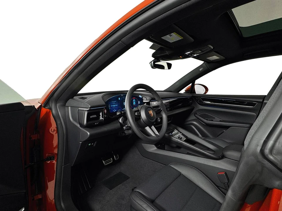 2025 Porsche Macan Electric - Image 4 of 5