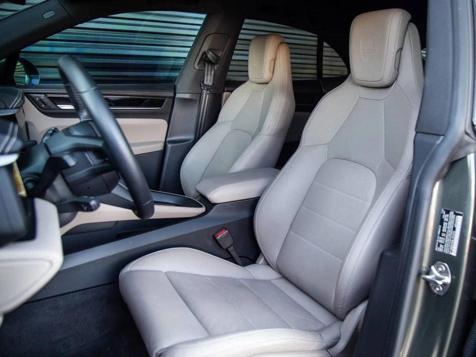 2025 Porsche Macan Electric - Image 5 of 5