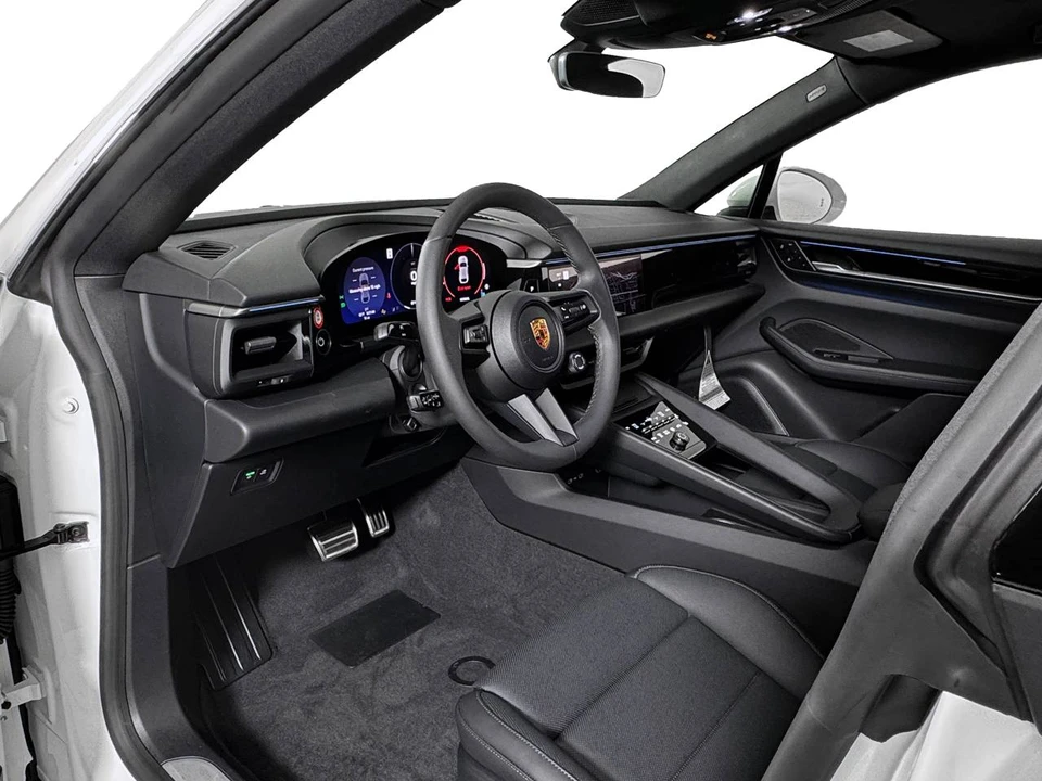 2025 Porsche Macan Electric - Image 4 of 5