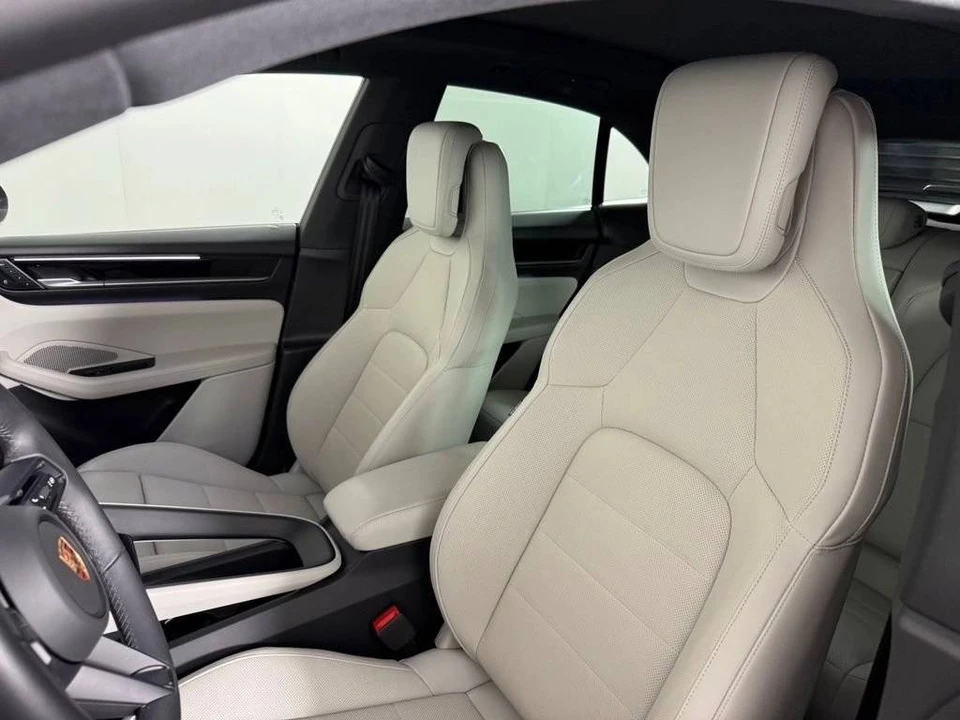 2025 Porsche Macan Electric - Image 5 of 5