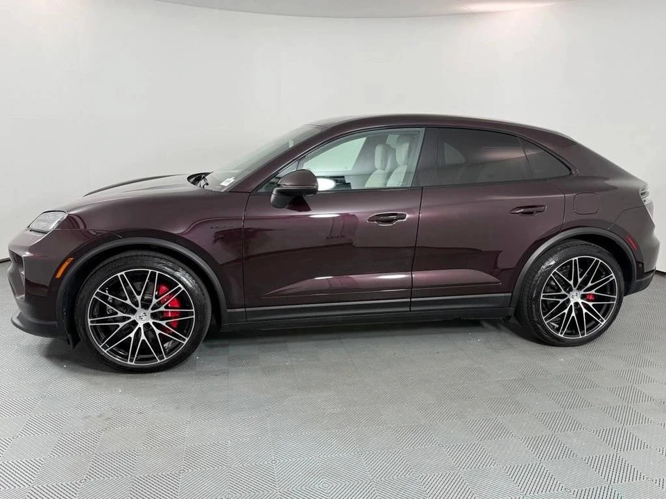 2025 Porsche Macan Electric - Image 2 of 5