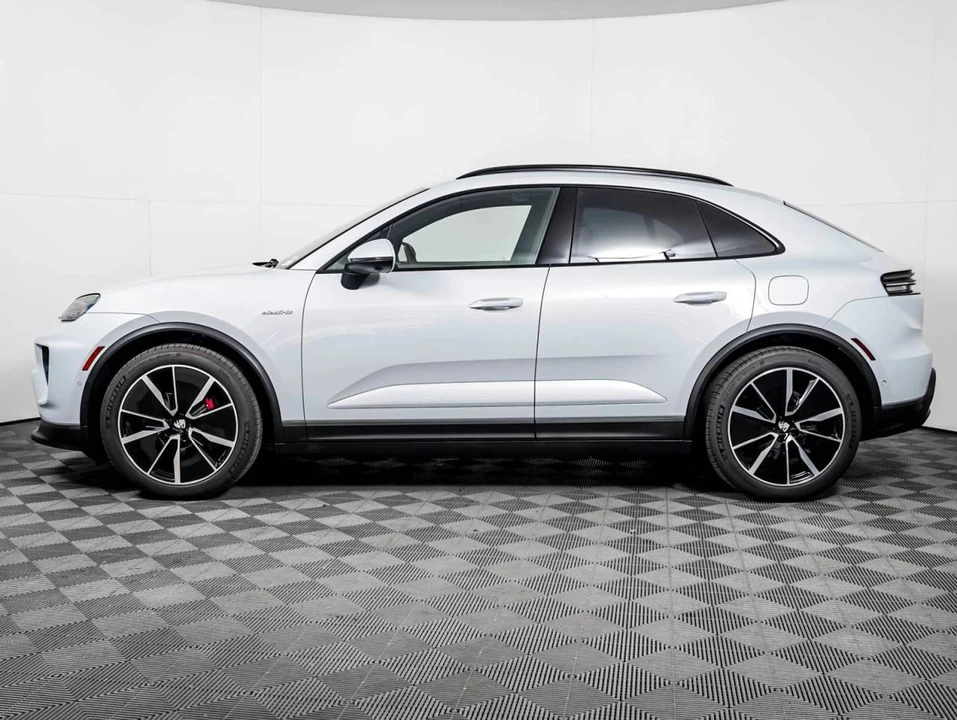 2025 Porsche Macan Electric - Image 2 of 5