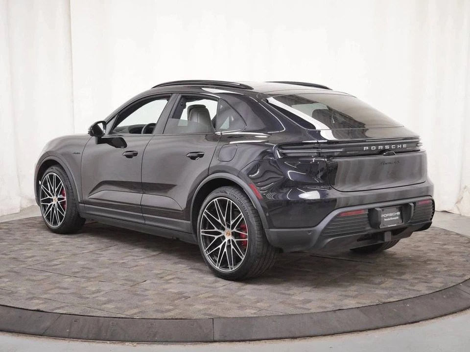 2025 Porsche Macan Electric - Image 3 of 5