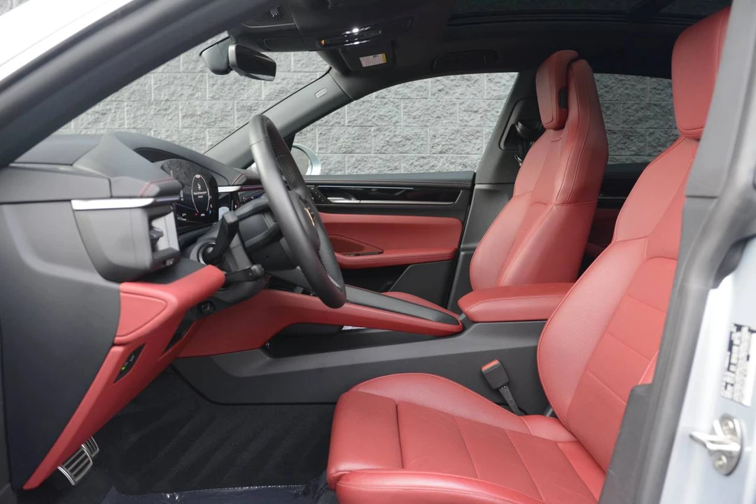 2025 Porsche Macan Electric - Image 5 of 5