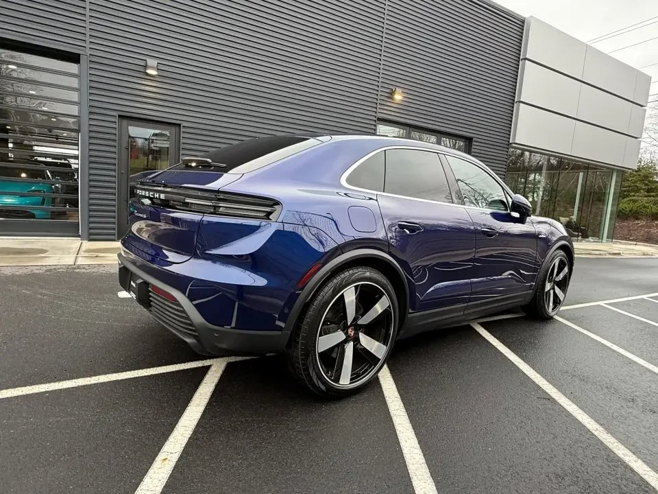 2025 Porsche Macan Electric - Image 2 of 7