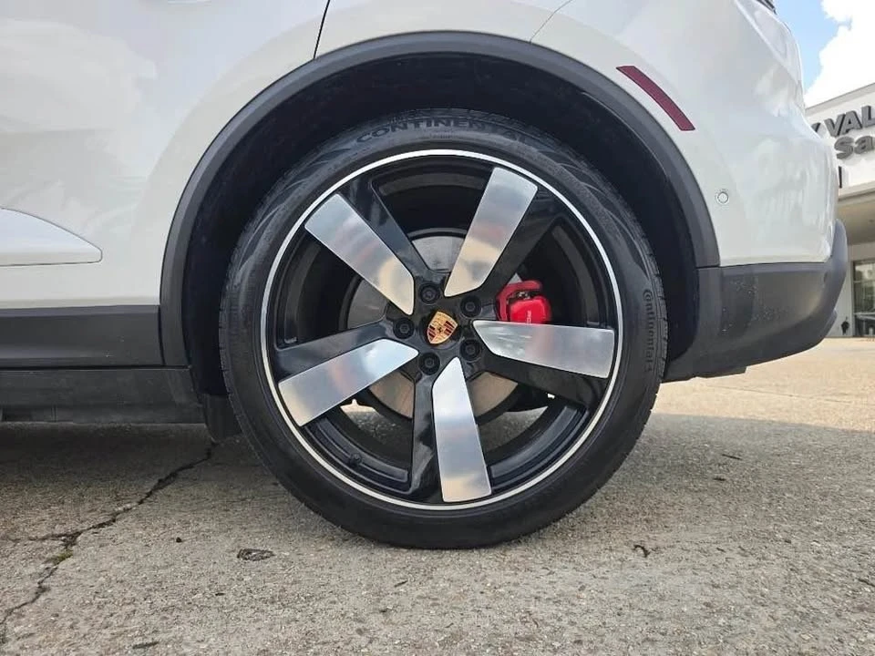 2025 Porsche Macan - Image 6 of 20