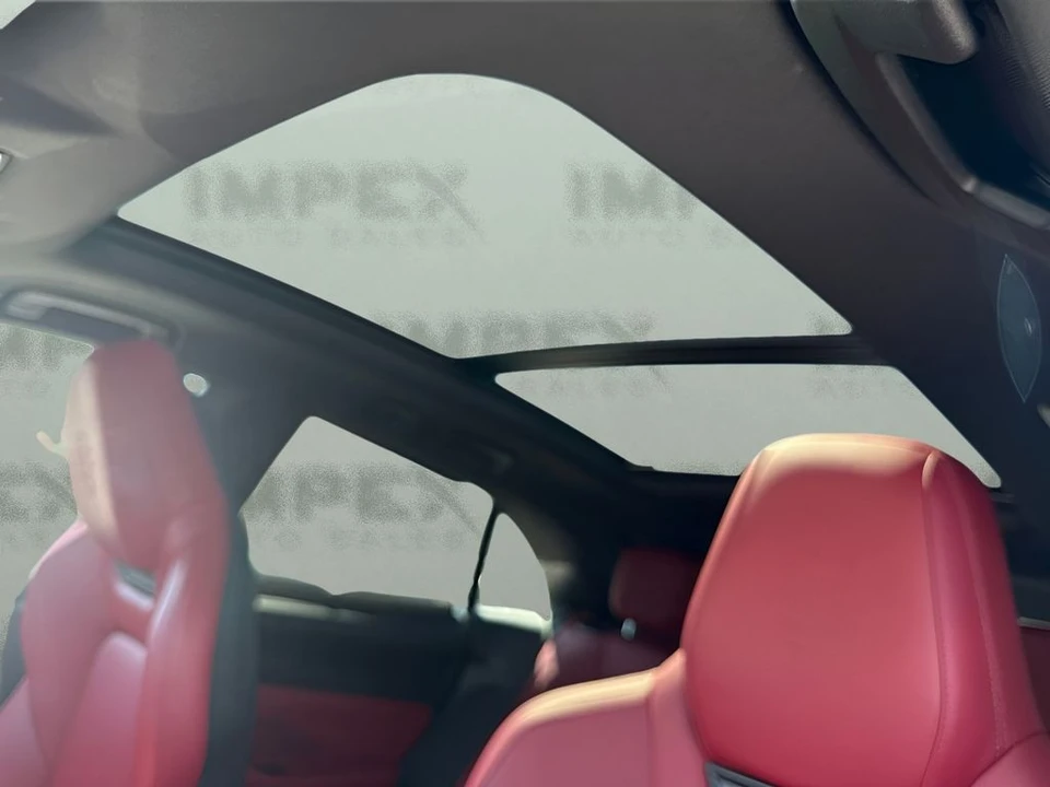 2025 Porsche Macan - Image 12 of 31