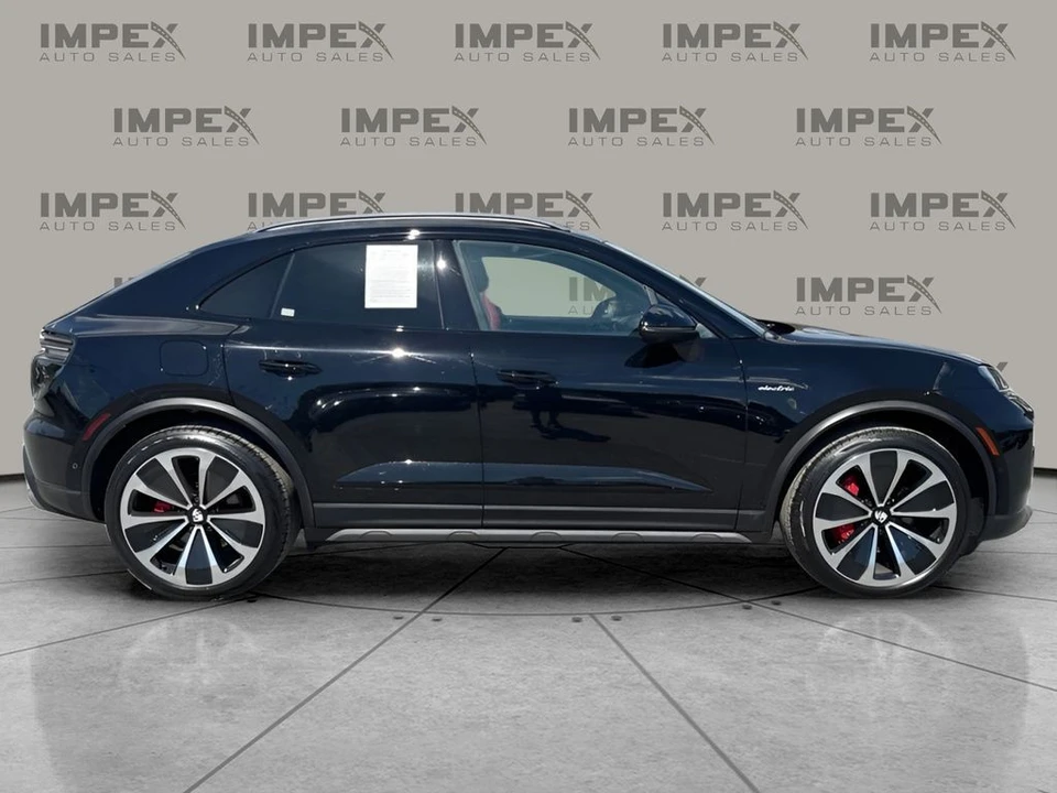 2025 Porsche Macan - Image 6 of 31
