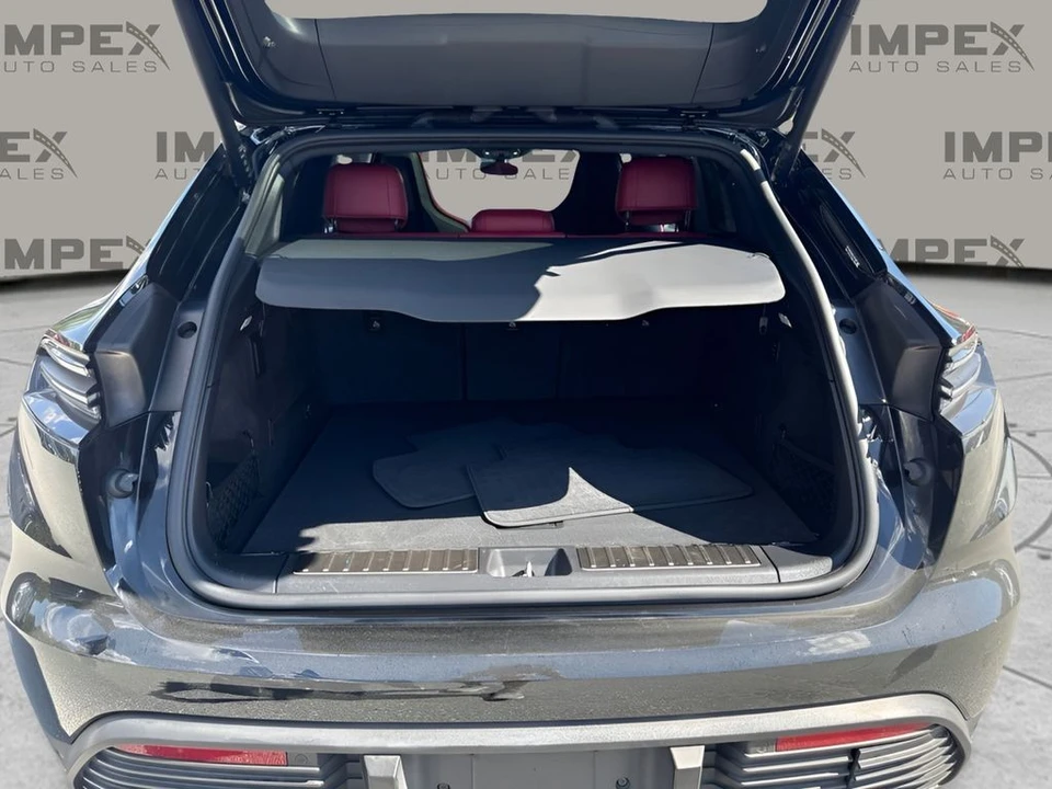 2025 Porsche Macan - Image 29 of 31