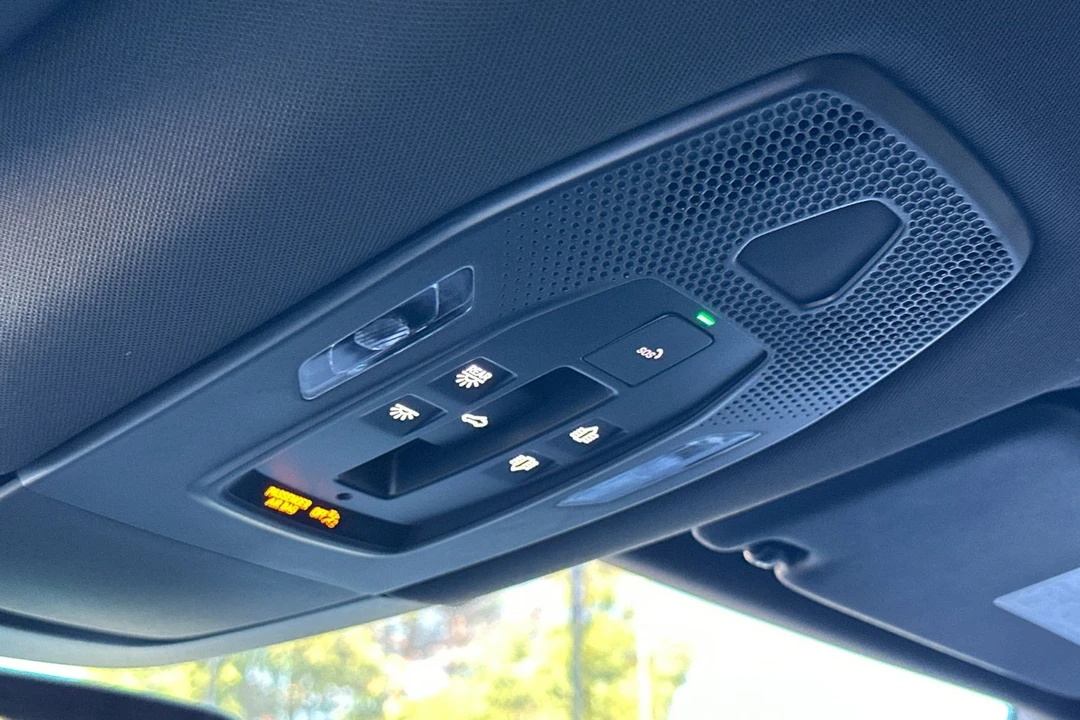 2025 Porsche Macan Electric - Image 21 of 21