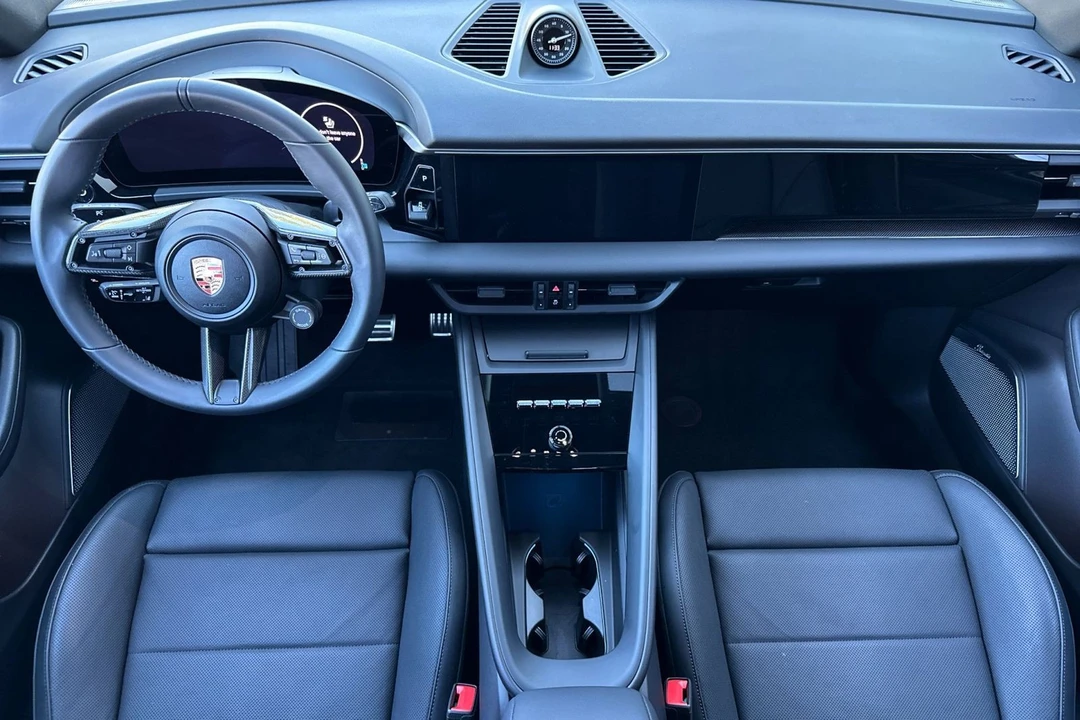 2025 Porsche Macan Electric - Image 6 of 21