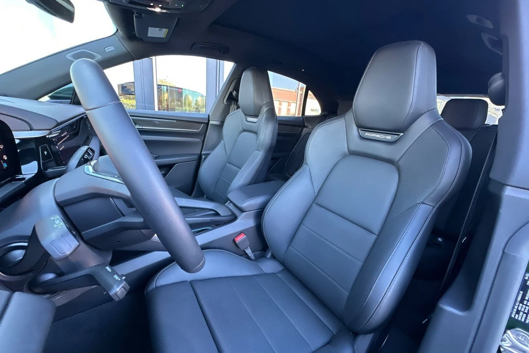 2025 Porsche Macan Electric - Image 5 of 21