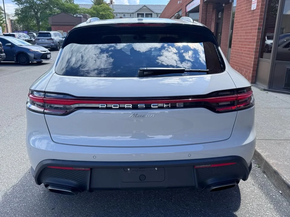 2025 Porsche Macan Electric - Image 5 of 17