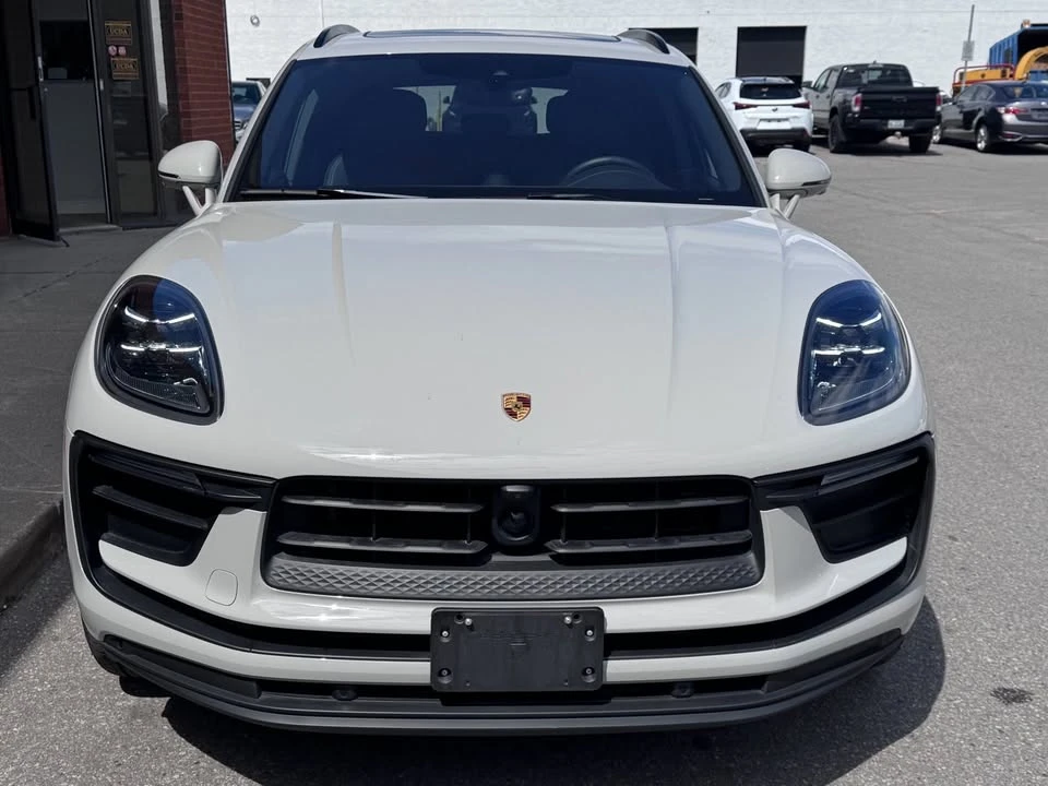 2025 Porsche Macan Electric - Image 3 of 17