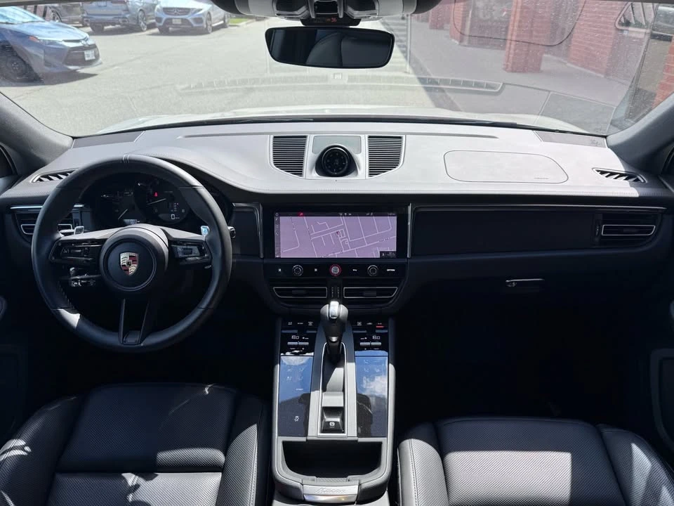 2025 Porsche Macan Electric - Image 14 of 17