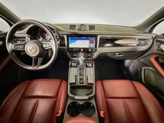 2025 Porsche Macan Electric - Image 11 of 20