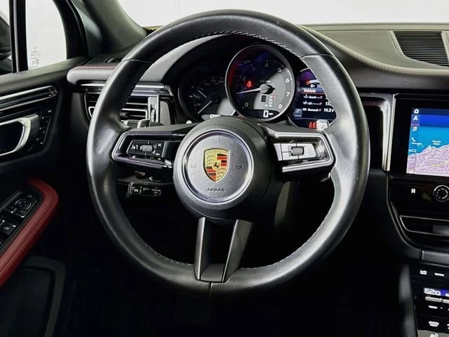 2025 Porsche Macan Electric - Image 12 of 20