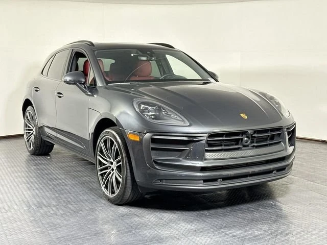 2025 Porsche Macan Electric - Image 9 of 20