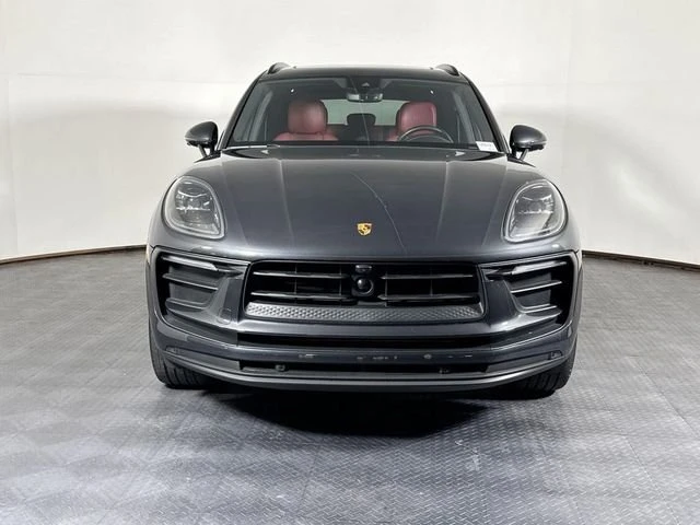 2025 Porsche Macan Electric - Image 10 of 20
