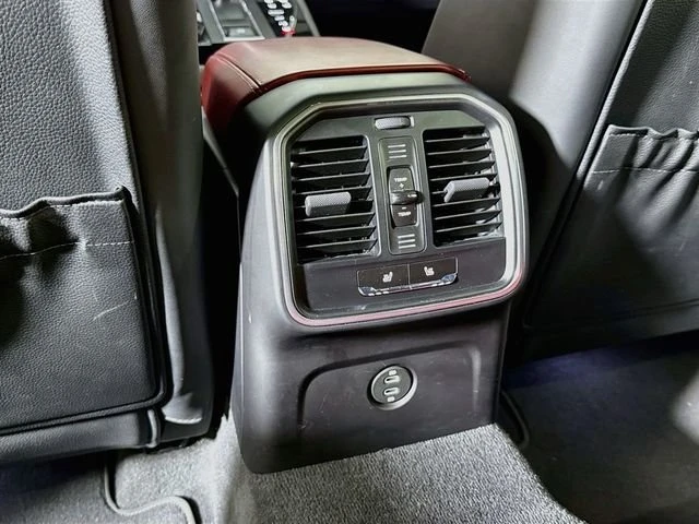 2025 Porsche Macan Electric - Image 20 of 20