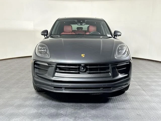 2025 Porsche Macan - Image 10 of 20