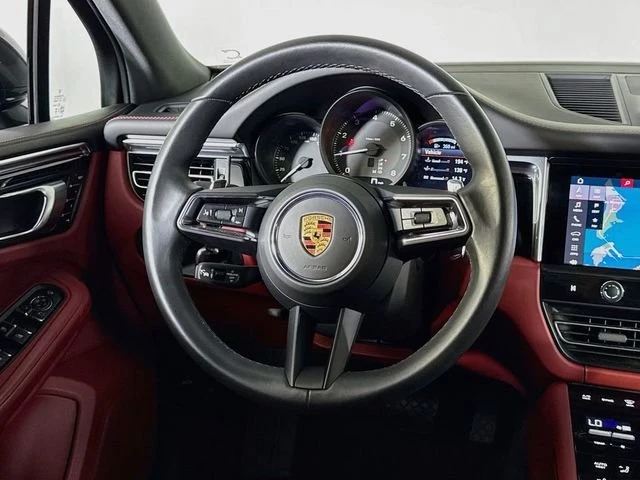 2025 Porsche Macan - Image 12 of 20