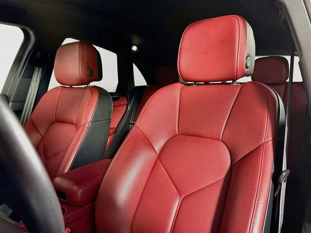 2025 Porsche Macan - Image 5 of 20