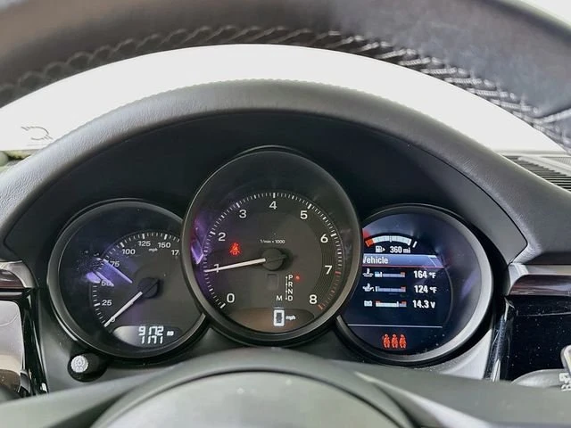 2025 Porsche Macan - Image 13 of 20