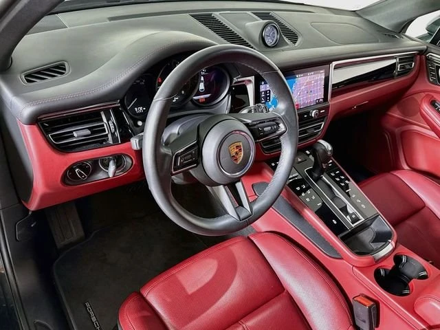 2025 Porsche Macan - Image 4 of 20
