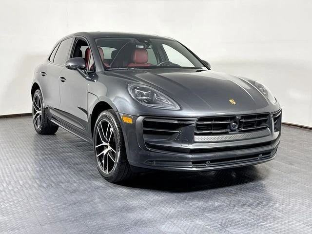 2025 Porsche Macan - Image 9 of 20