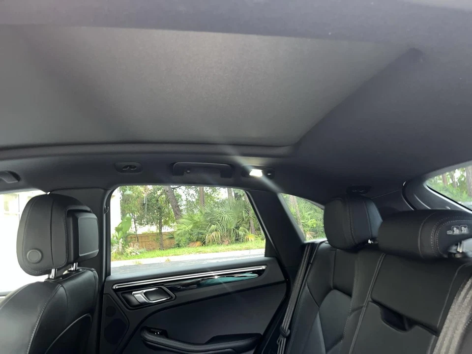 2025 Porsche Macan - Image 27 of 31